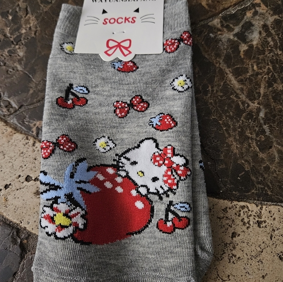 5 pair bundle of no show hello kitty socks adult sizes 9-11 variety NWT - Picture 6 of 7